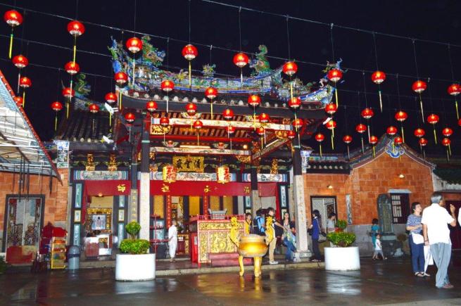 We would like to leave you with this beautiful image of Snake Temple, Penang